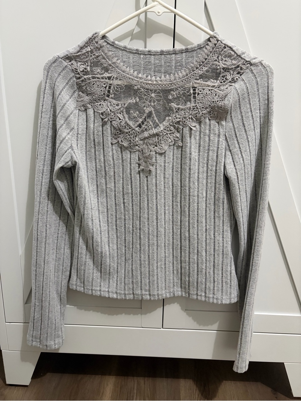 SHEIN Gray Ribbed Long-Sleeve Top with Lace Yoke